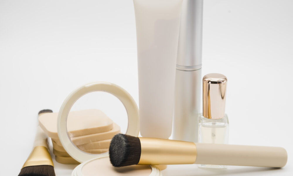 what-are-the-key-benefits-of-using-cosmetic-fulfillment-services-for-small-beauty-companies?